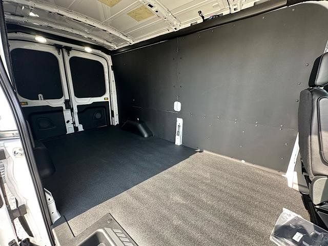 New 2027 Ford Transit 250 148 Medium Roof w/ Load Area Protection Package RWD image 13