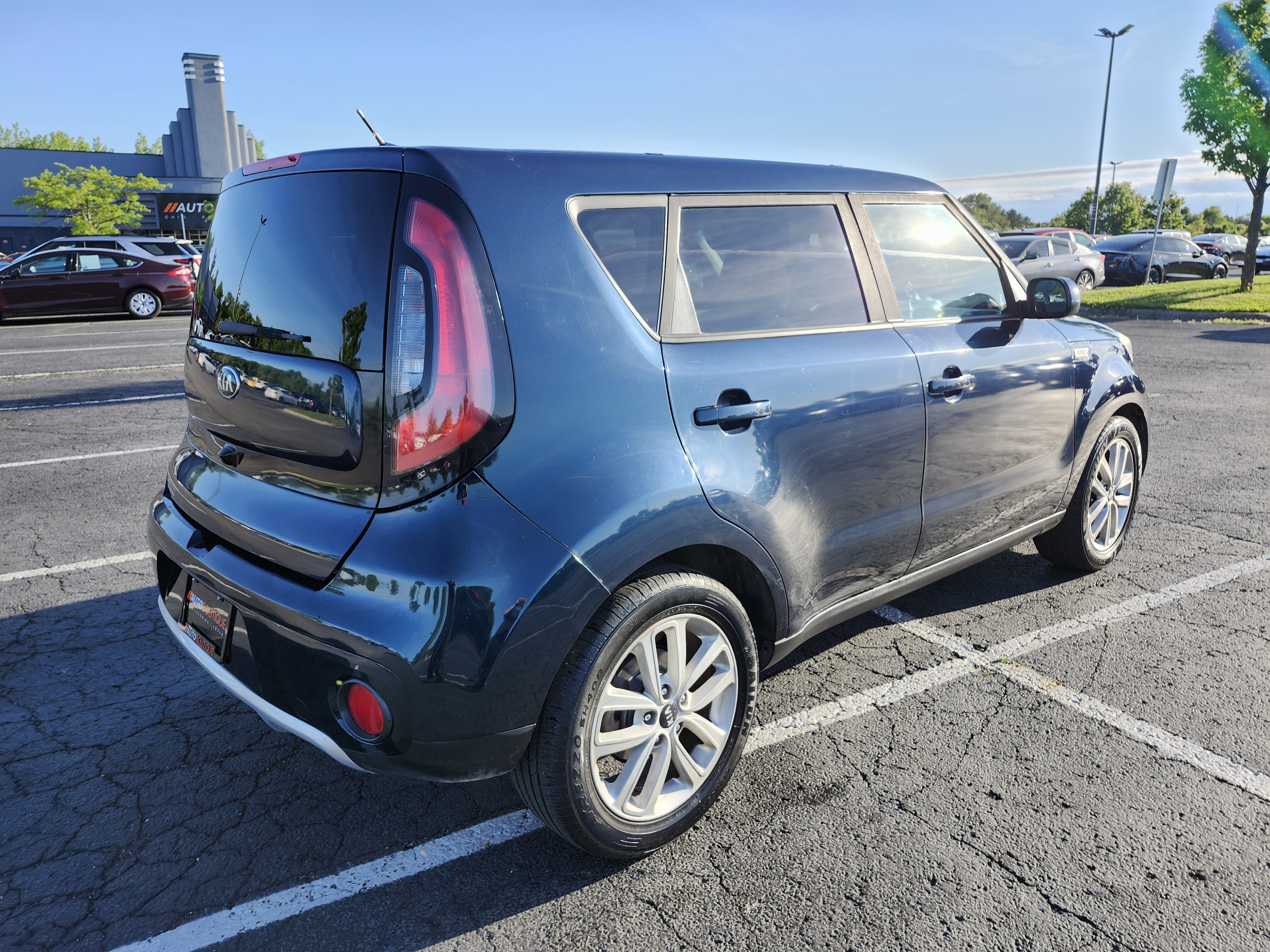 Used 2017 Kia Soul + FWD image 12