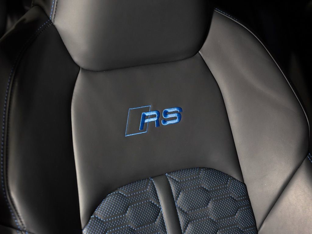 Used 2025 Audi RS 6 performance w/ Blue RS Design Package Plus image 28