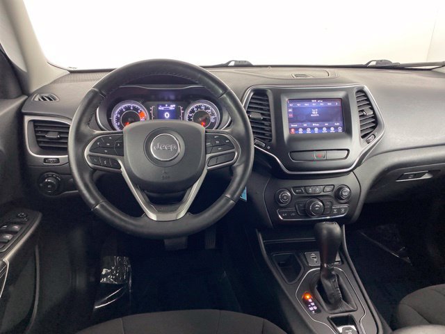 Used 2019 Jeep Cherokee Latitude w/ Cold Weather Group FWD image 38