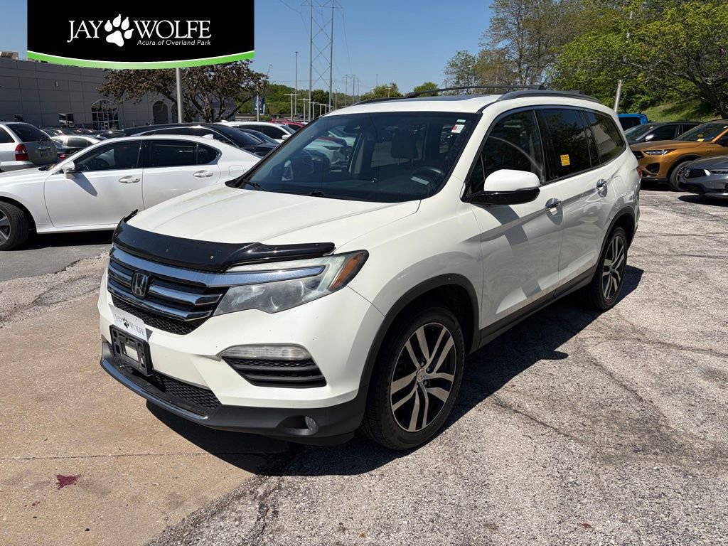 Used 2017 Honda Pilot Touring image 1