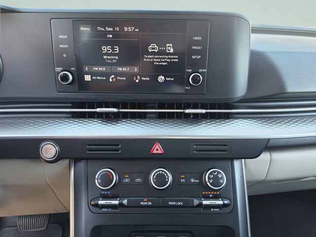 Used 2023 Kia Carnival LX FWD image 31
