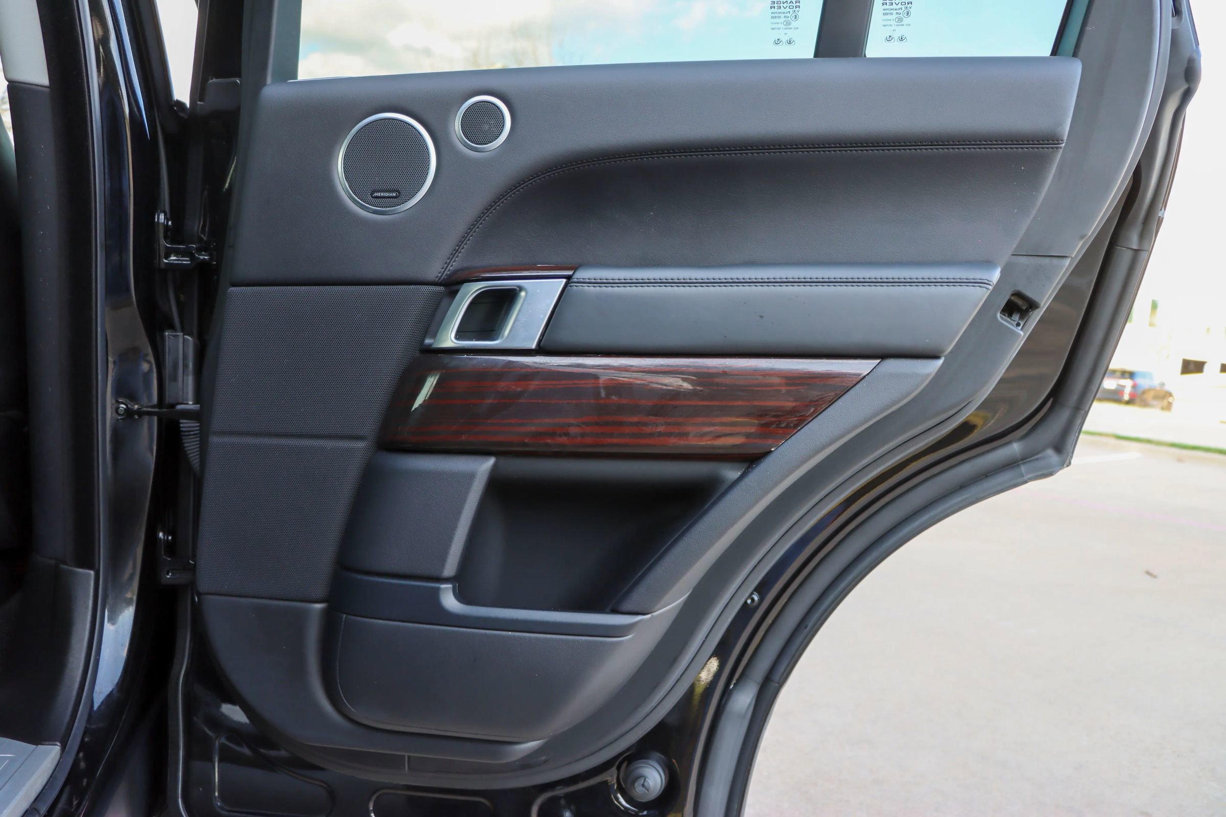 Used 2016 Land Rover Range Rover Supercharged image 11