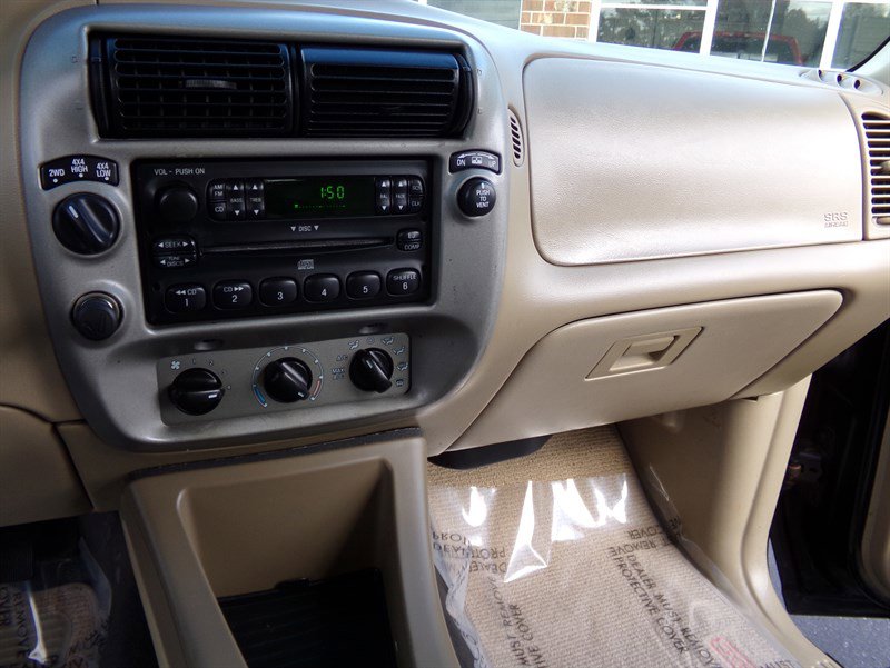 Used 2004 Ford Explorer Sport Trac XLT AWD/4WD image 52