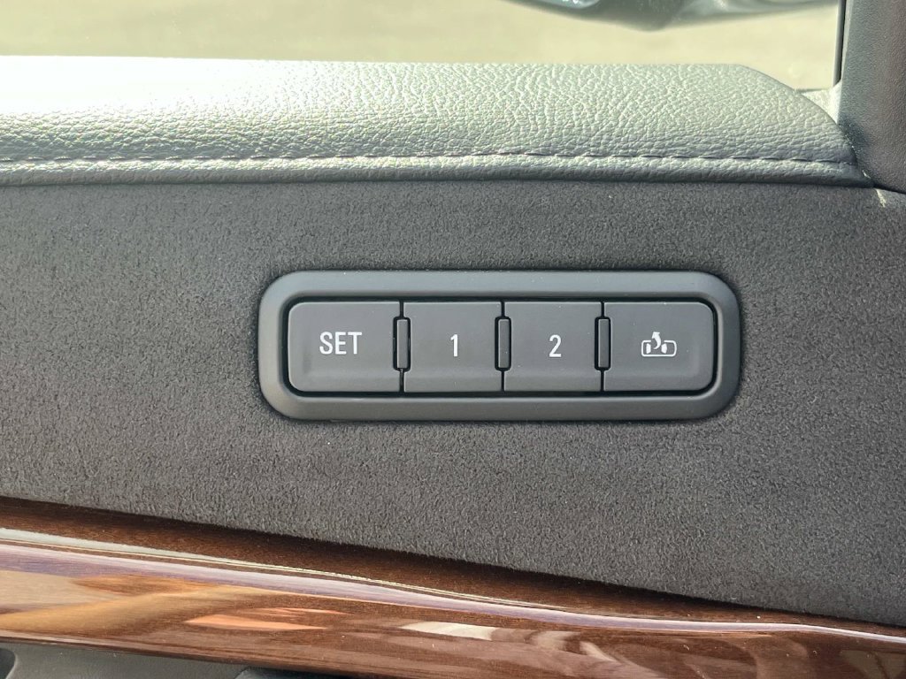 Used 2018 Cadillac Escalade ESV Premium Luxury AWD/4WD image 31