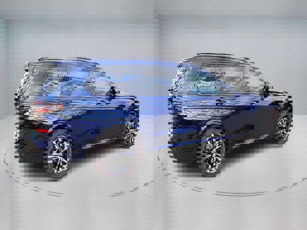 Used 2025 BMW X7 M60i image 6