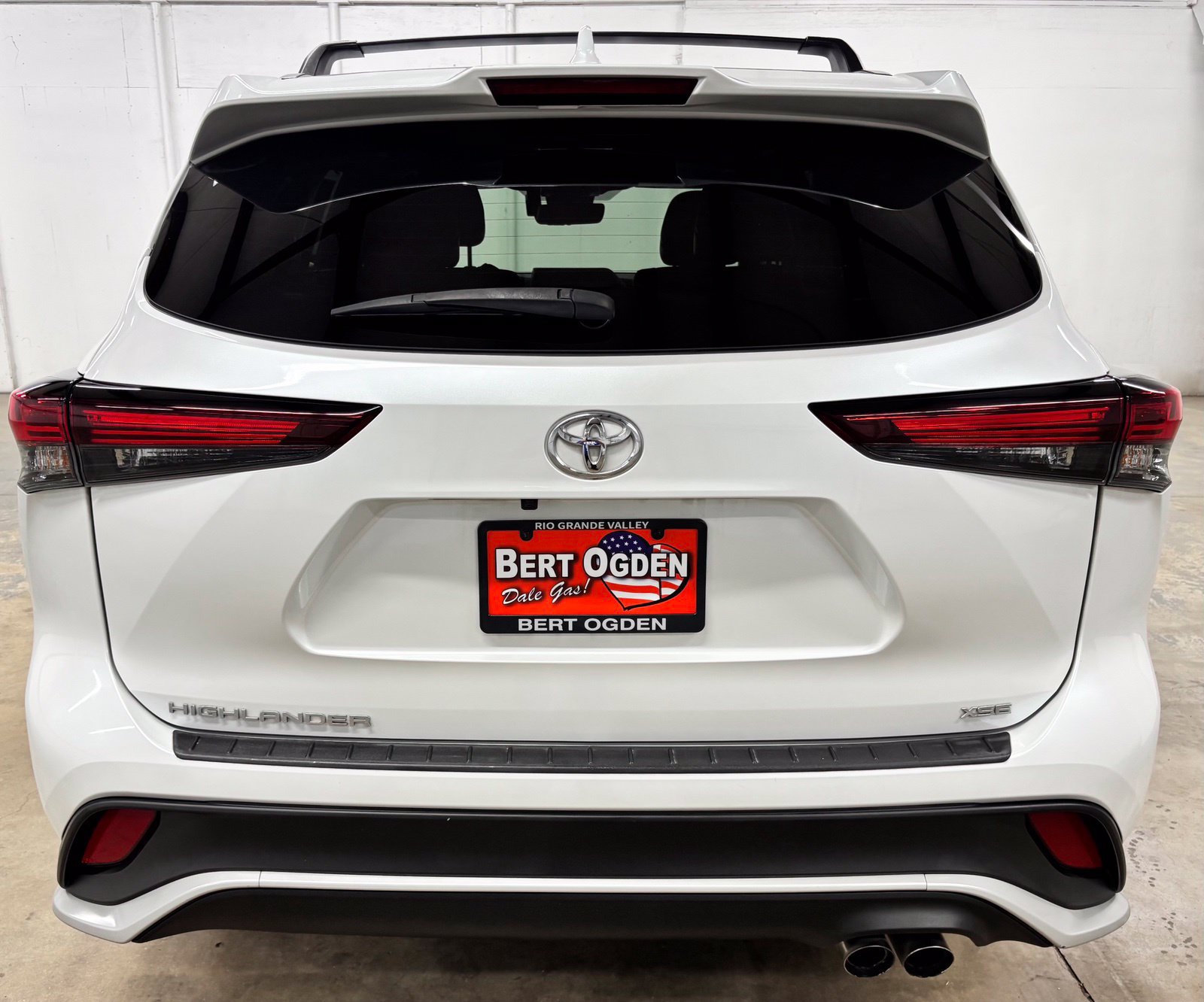 Used 2024 Toyota Highlander XSE FWD image 5