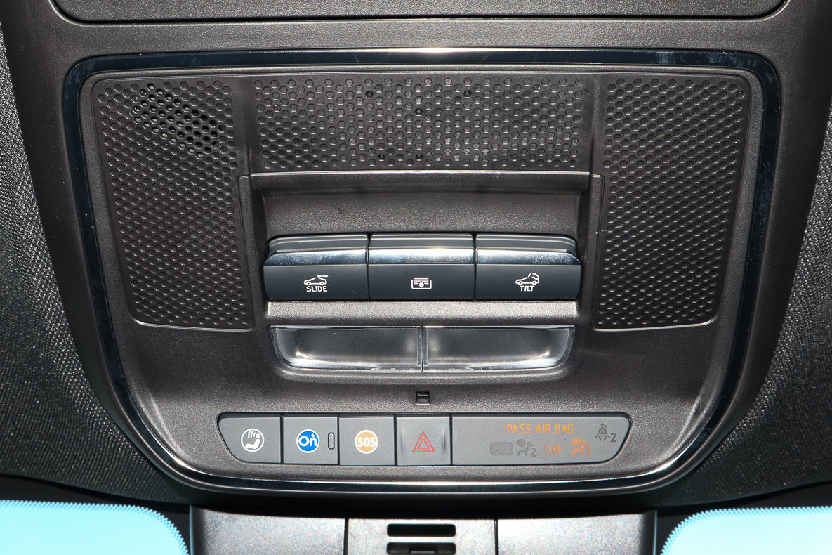 Used 2025 Chevrolet Traverse RS w/ LPO, Floor Liner Package image 33