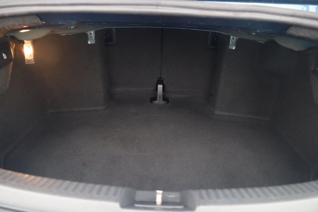 Used 2019 Volkswagen Beetle 2.0T S FWD image 19