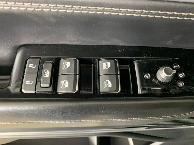 Used 2023 Jeep Grand Wagoneer Series II AWD/4WD image 36