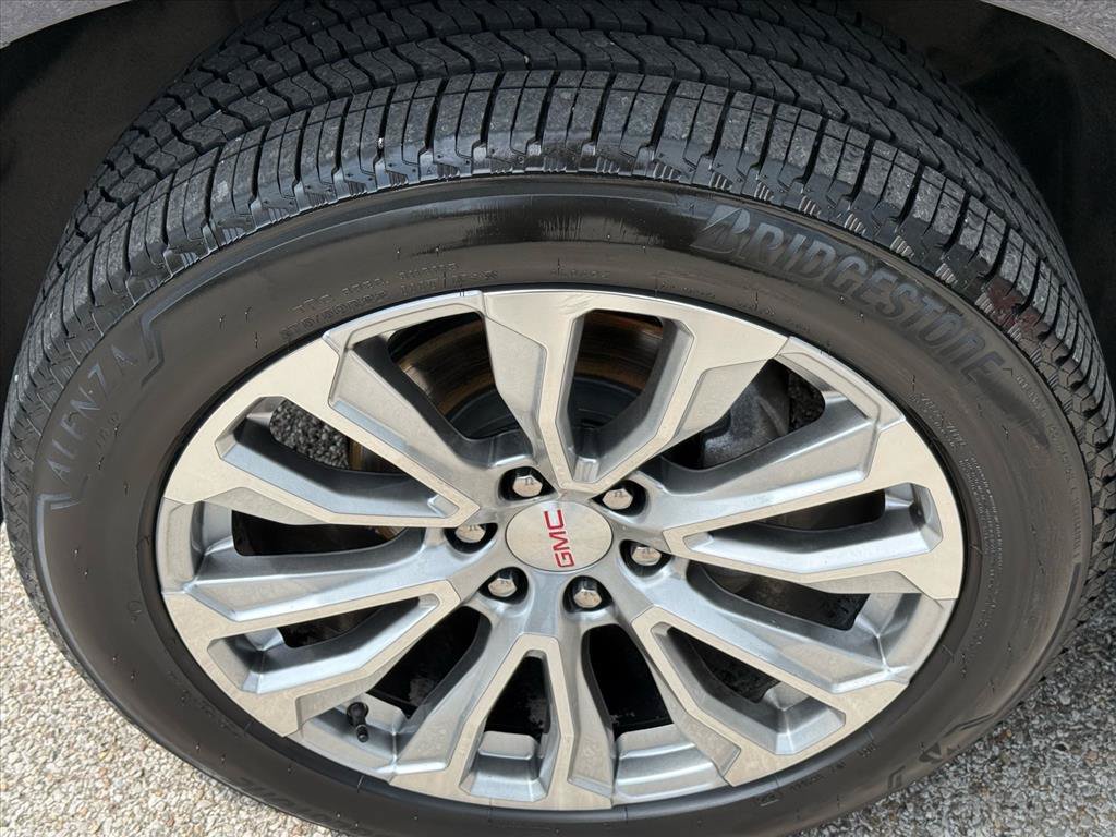 Used 2024 GMC Yukon Denali w/ LPO, Floor Liner Package AWD/4WD image 9