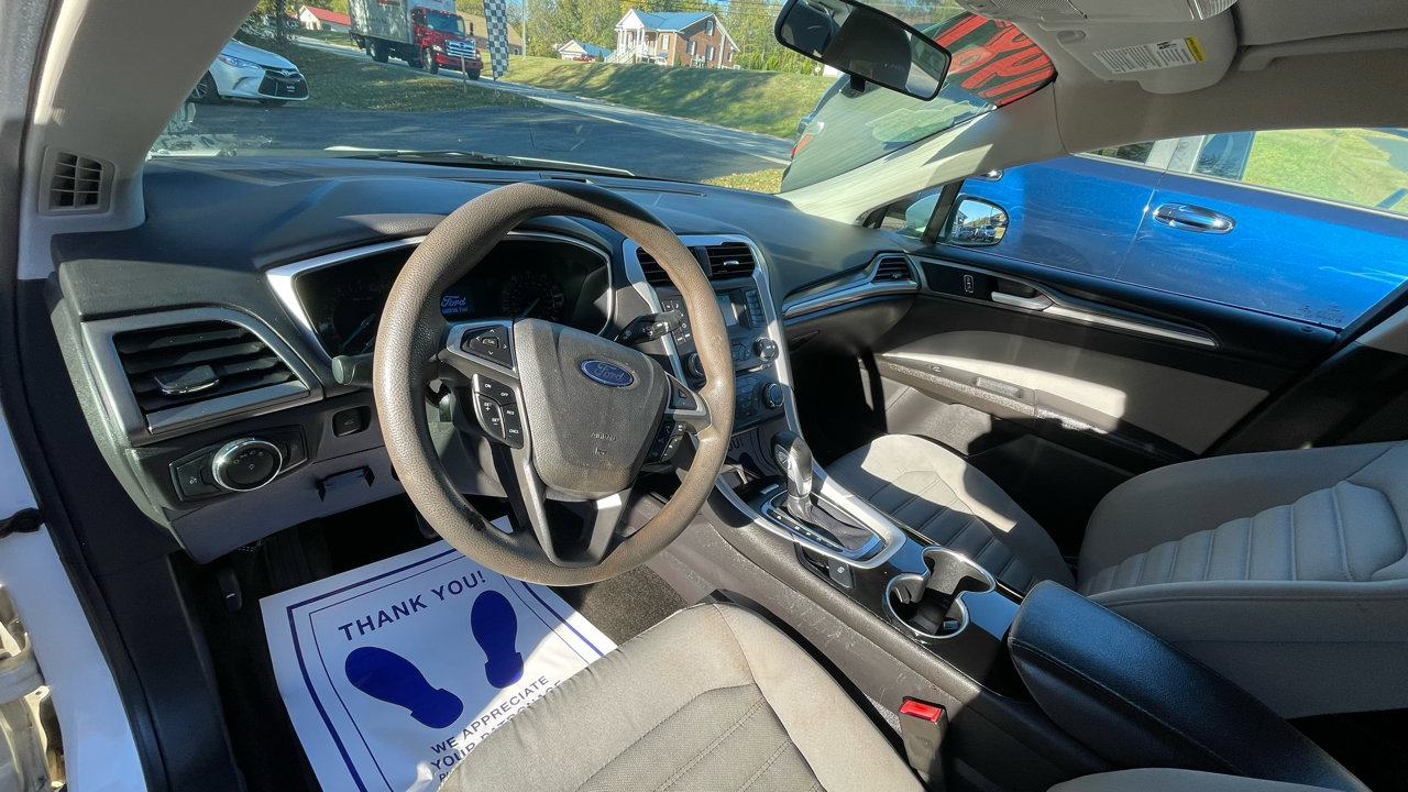 Used 2015 Ford Fusion S image 18