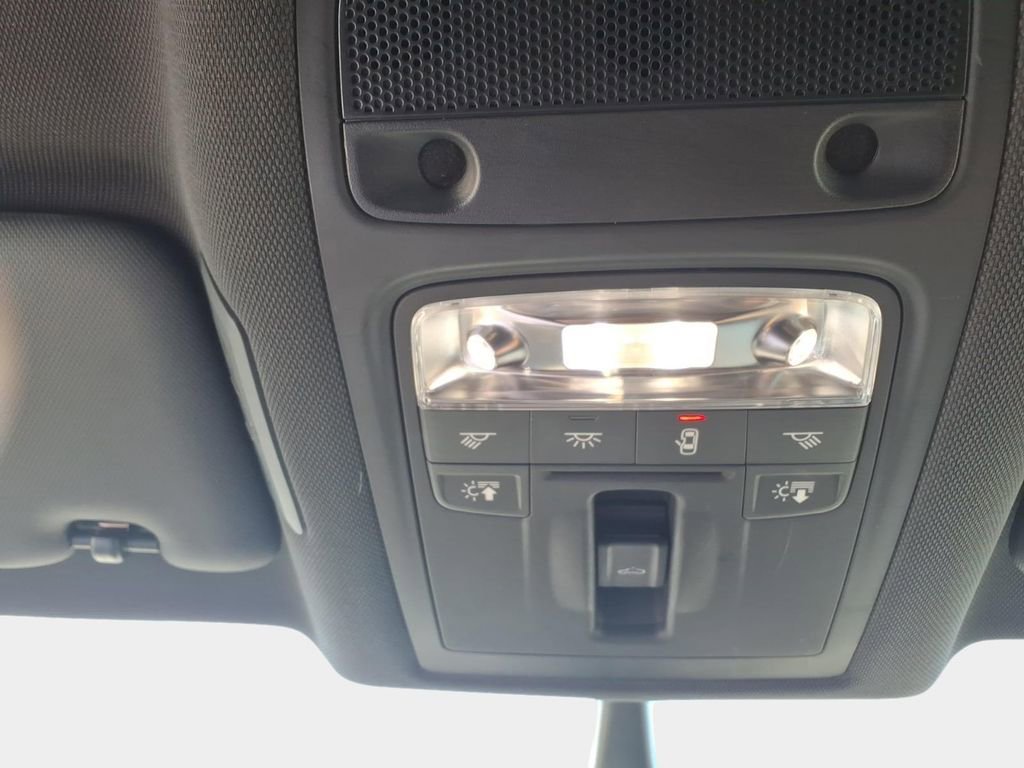 Used 2018 Audi Q3 2.0T Premium Plus w/ Premium Plus Package image 29