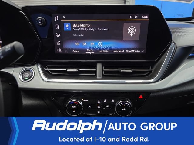 Used 2025 Chevrolet Trax LT FWD image 19