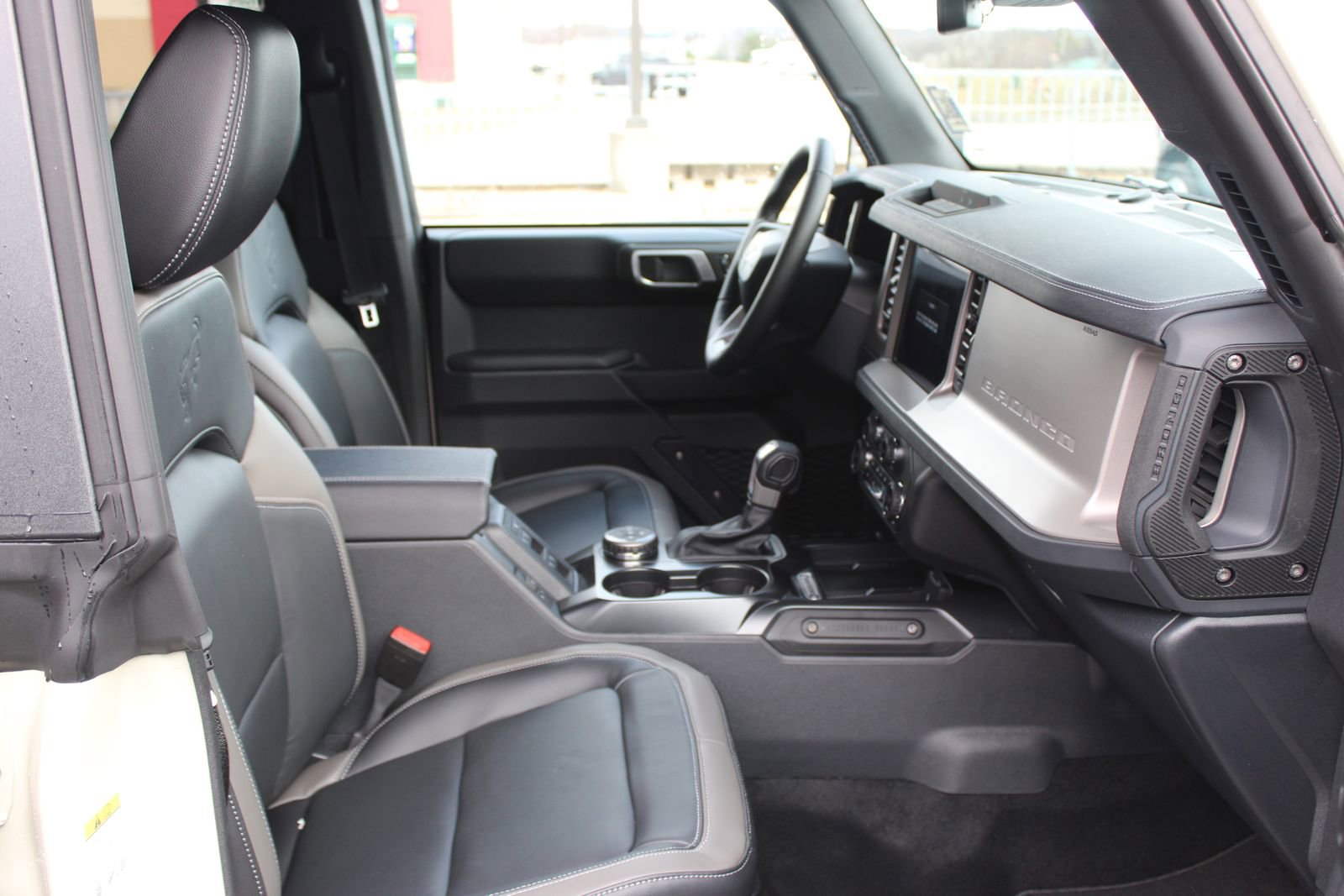 New 2025 Ford Bronco Outer Banks image 14