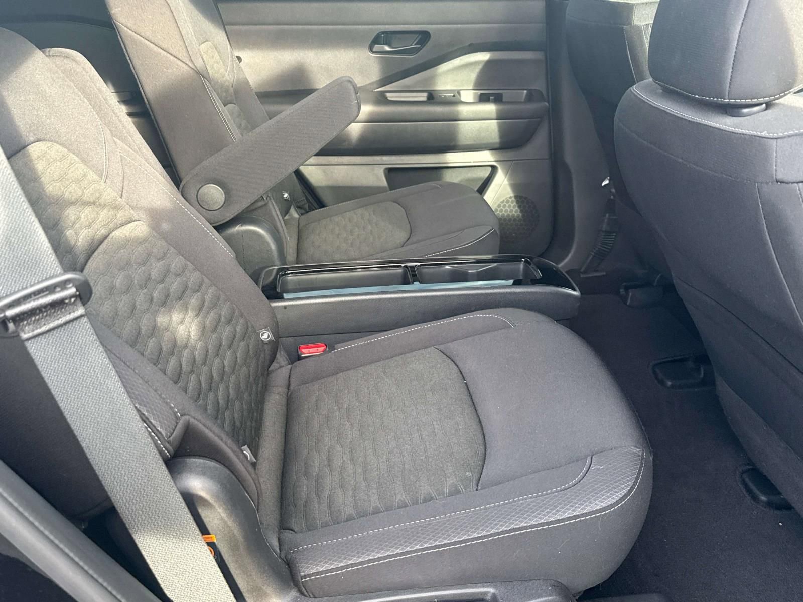 Used 2024 Nissan Pathfinder SV w/ SV Premium Package image 31