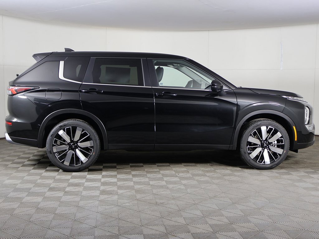 New 2026 Mitsubishi Outlander SE image 19