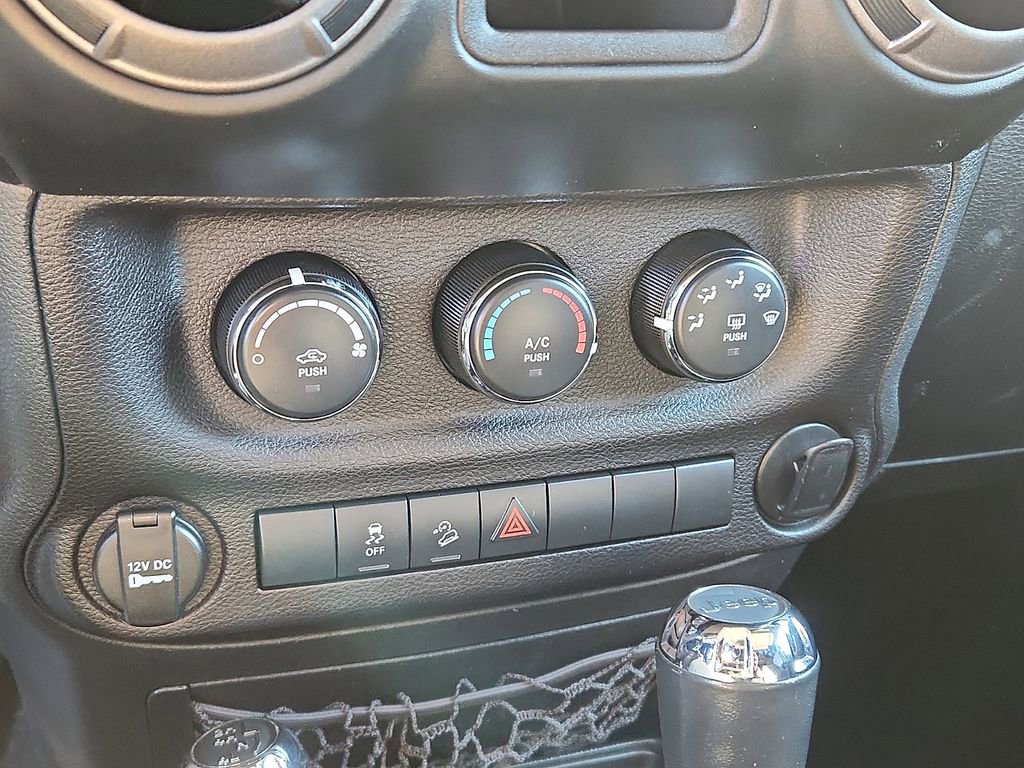 Used 2018 Jeep Wrangler Unlimited Sport w/ Connectivity Group image 9