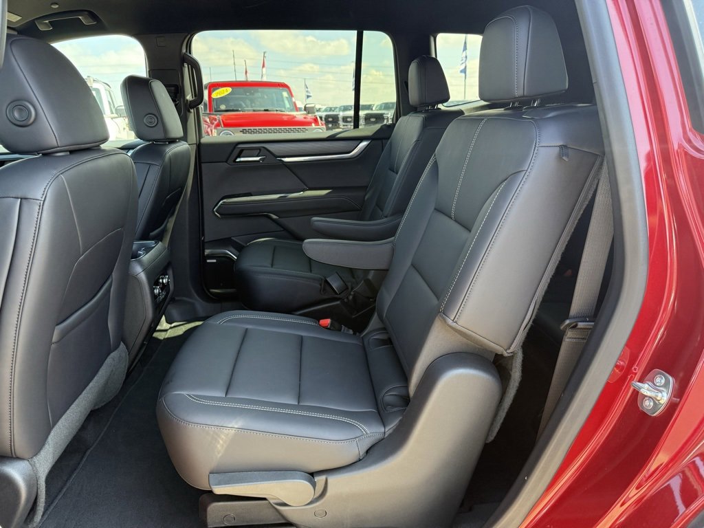 Used 2024 GMC Acadia Elevation image 8