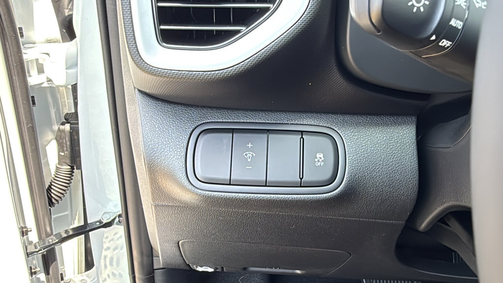 New 2026 Hyundai Venue SEL FWD image 18