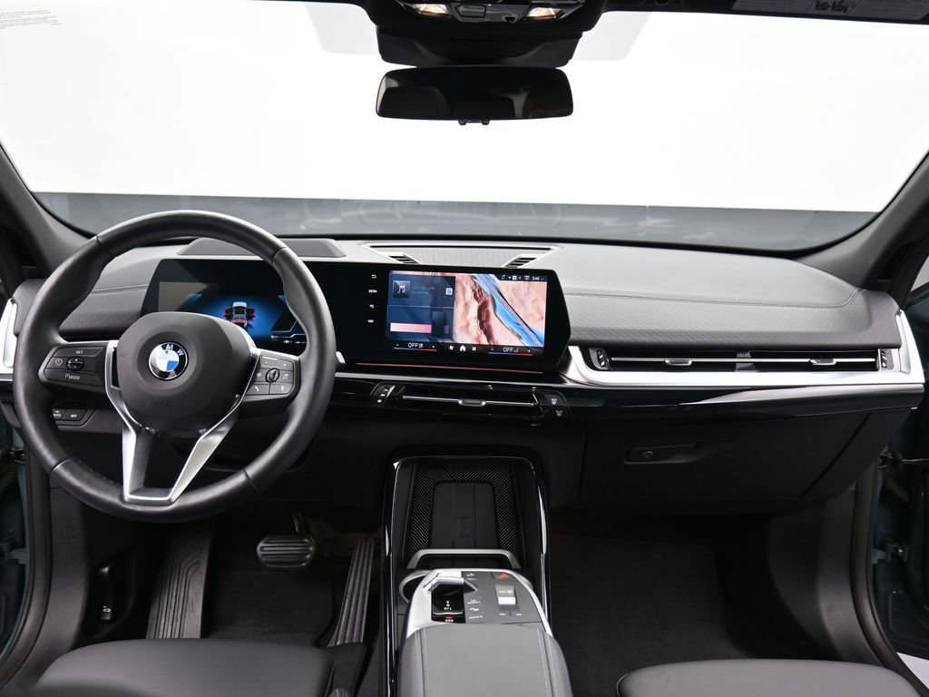 Used 2025 BMW X2 xDrive28i AWD/4WD image 11