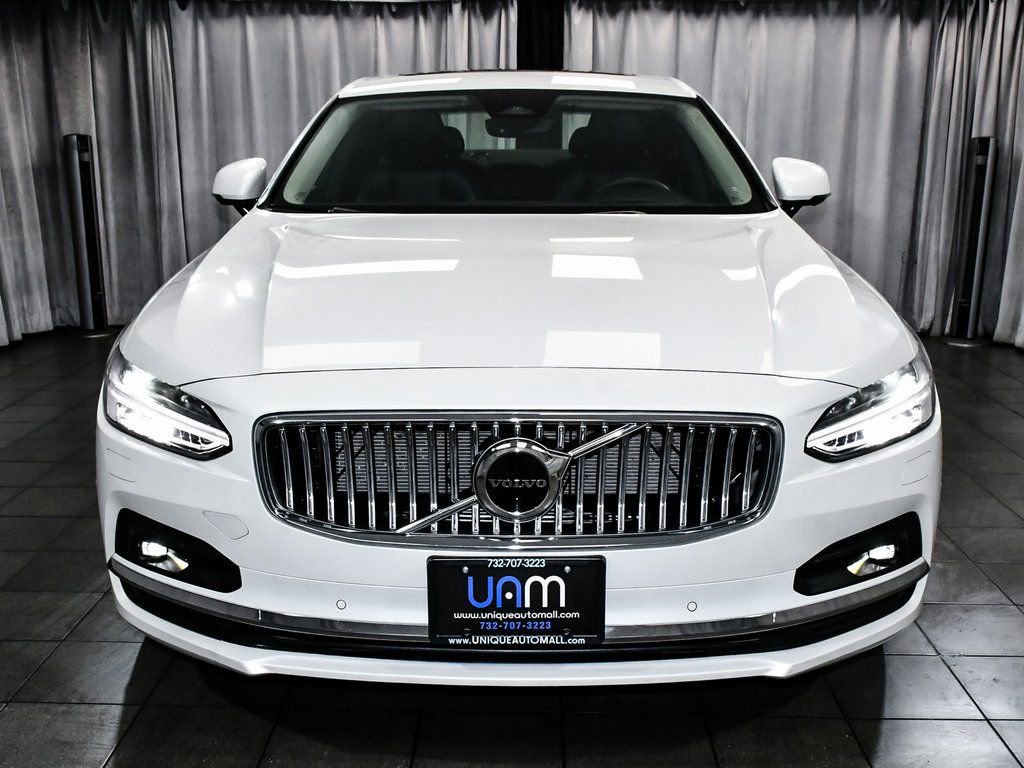 Used 2023 Volvo S90 B6 Ultimate w/ Protection Package image 2