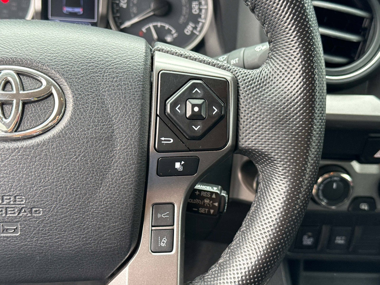 Used 2023 Toyota Tacoma SR5 w/ Technology Package AWD/4WD image 30