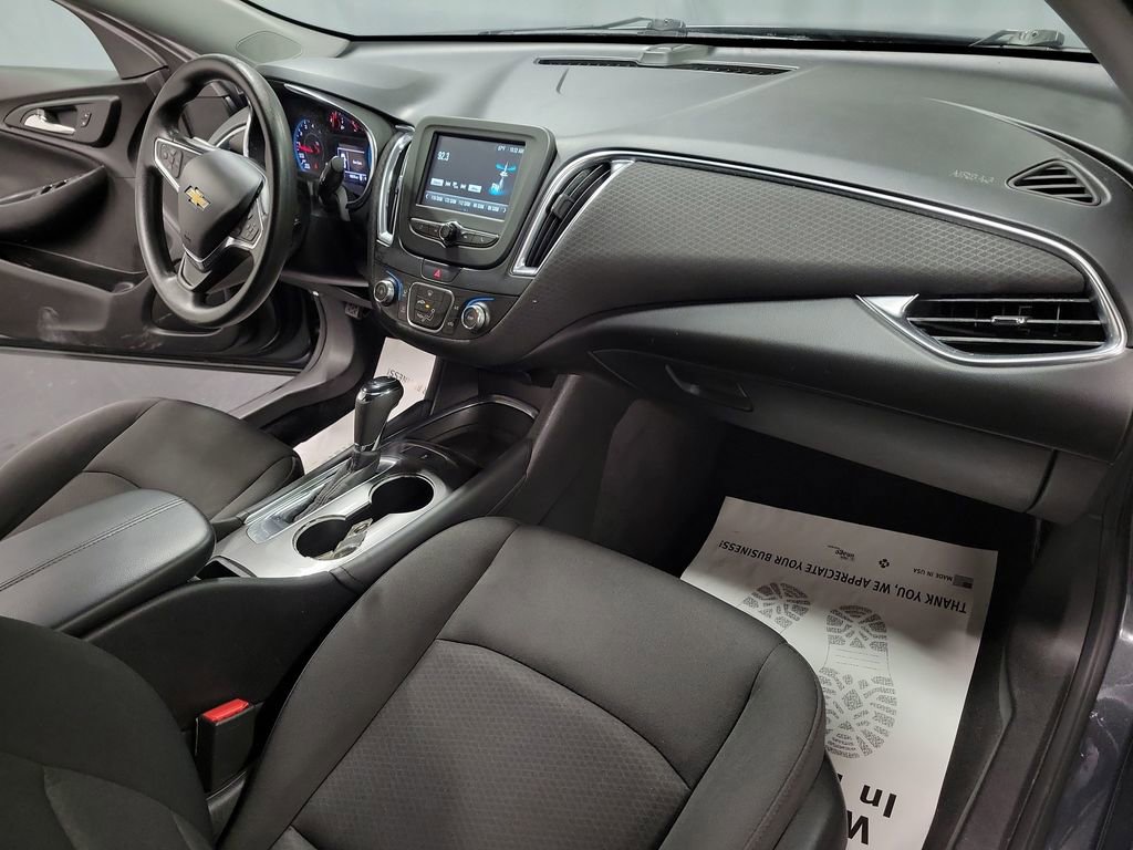 Used 2018 Chevrolet Malibu LT image 23