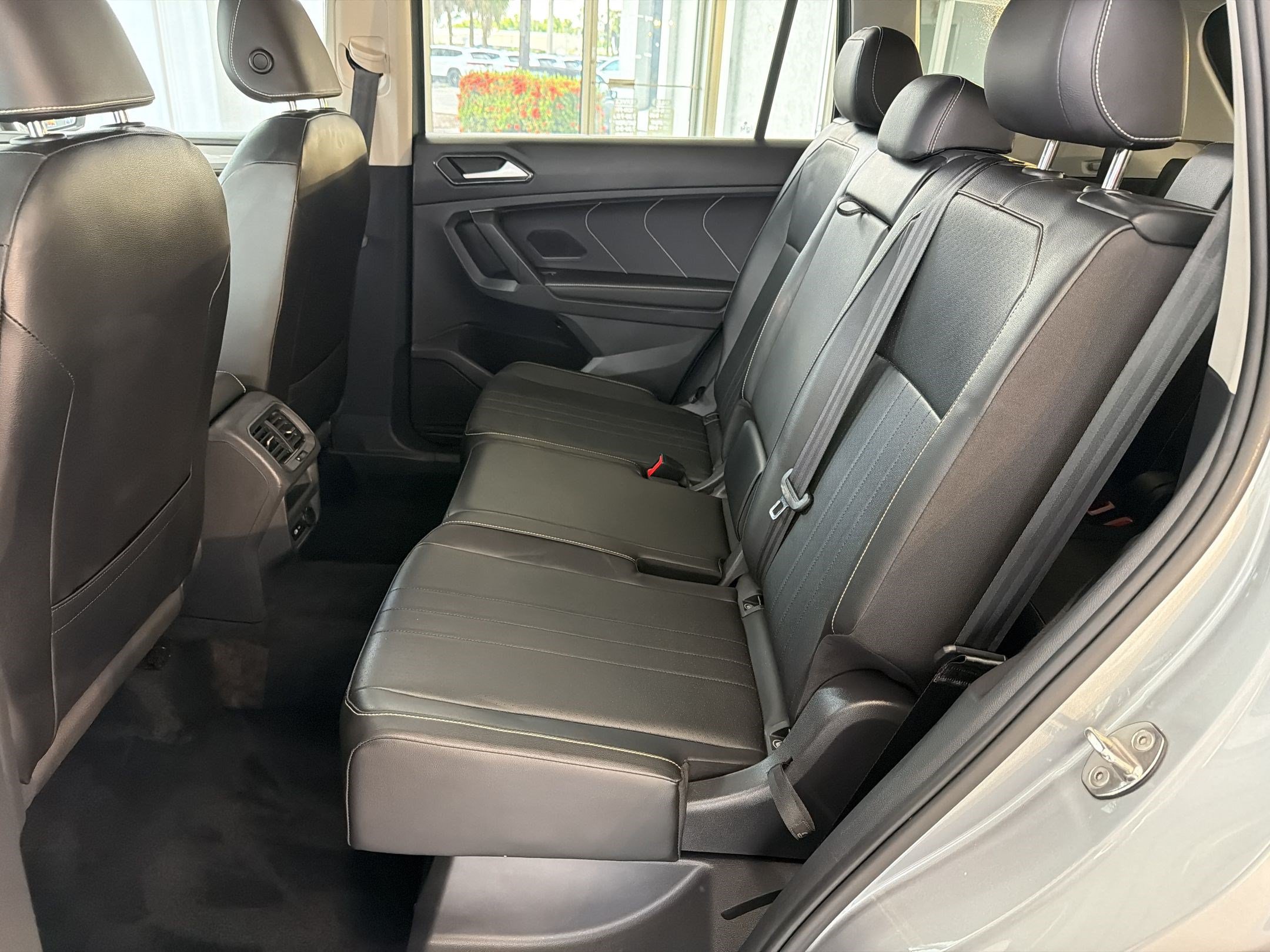 Used 2022 Volkswagen Tiguan SE FWD image 21