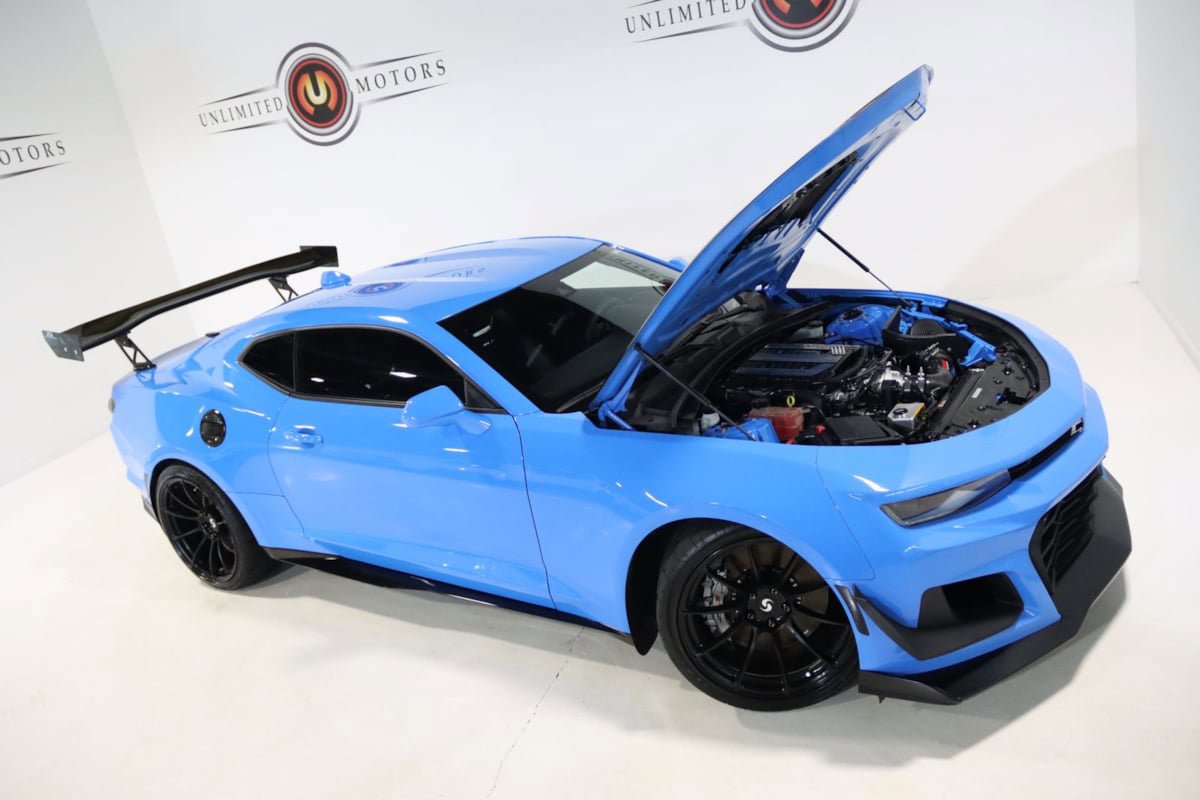 Used 2022 Chevrolet Camaro ZL1 RWD image 37
