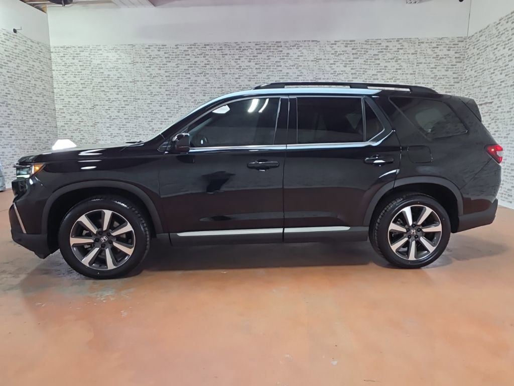 Used 2023 Honda Pilot Touring image 4