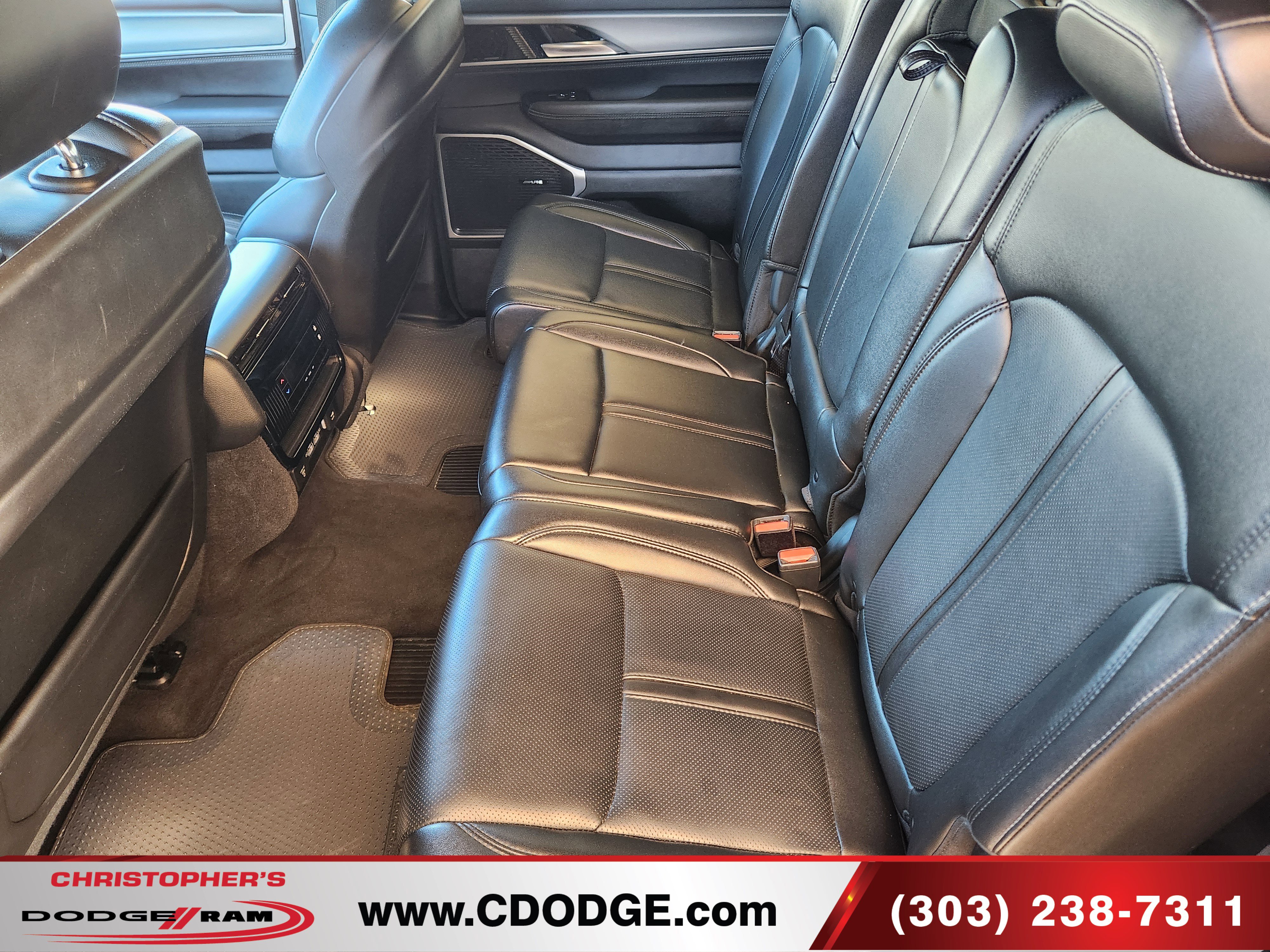 Used 2025 Jeep Wagoneer 4WD image 11