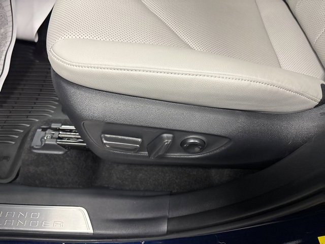 Used 2025 Toyota Grand Highlander AWD Hybrid image 18