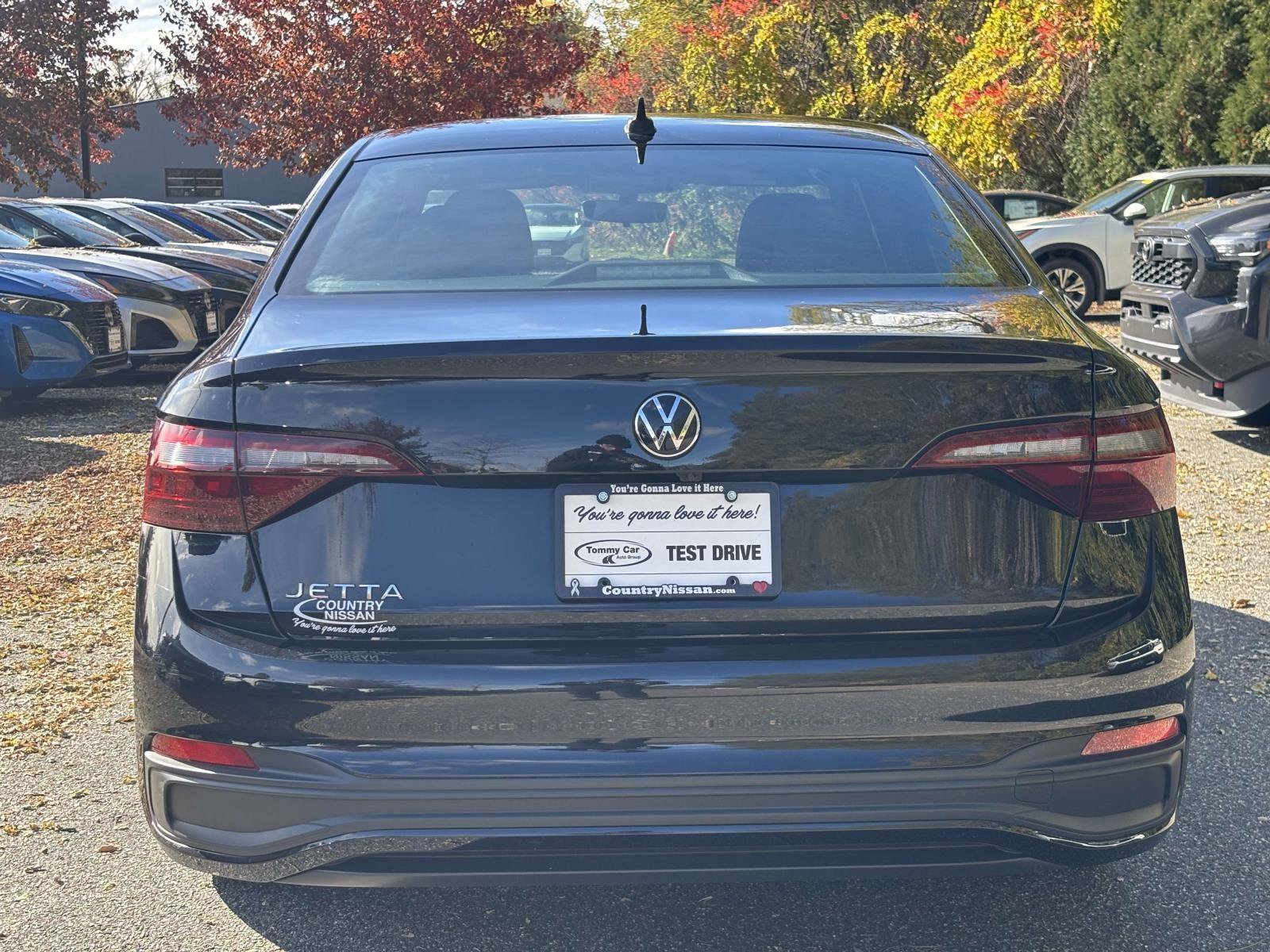 Used 2023 Volkswagen Jetta Sport image 6