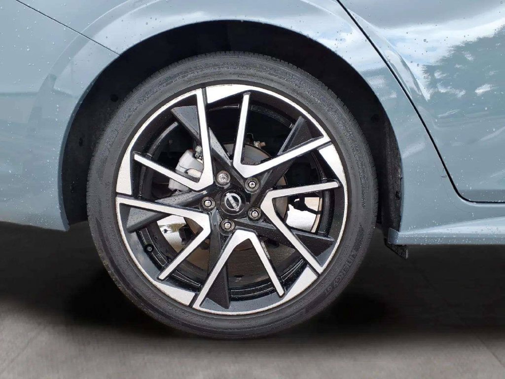 Certified 2025 Nissan Sentra SR FWD image 20