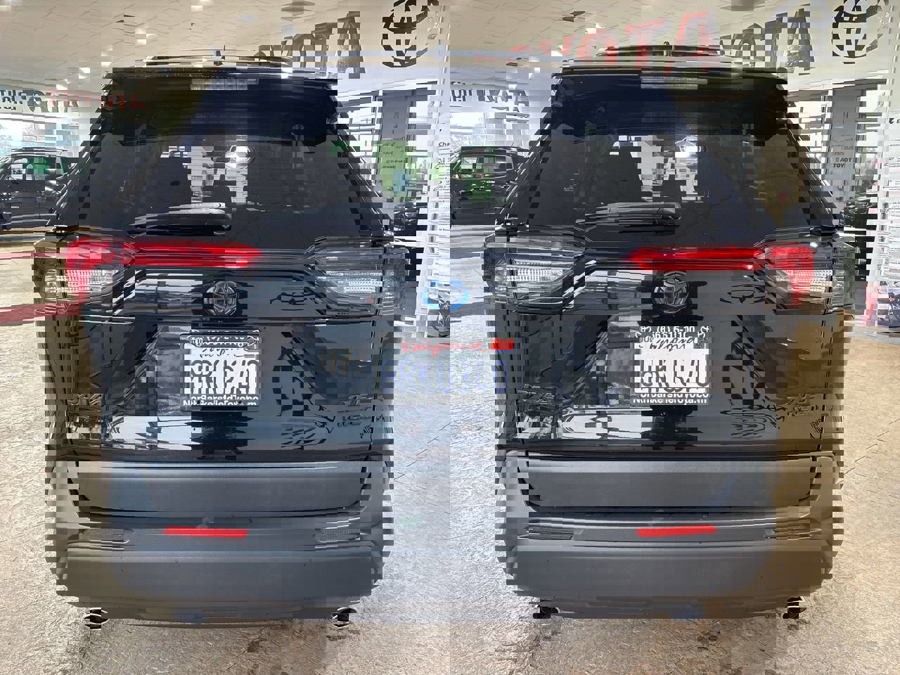 Certified 2020 Toyota RAV4 XLE image 9