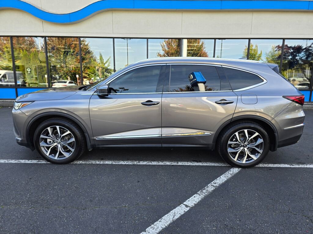 Used 2022 Acura MDX SH-AWD w/ Technology Package image 2