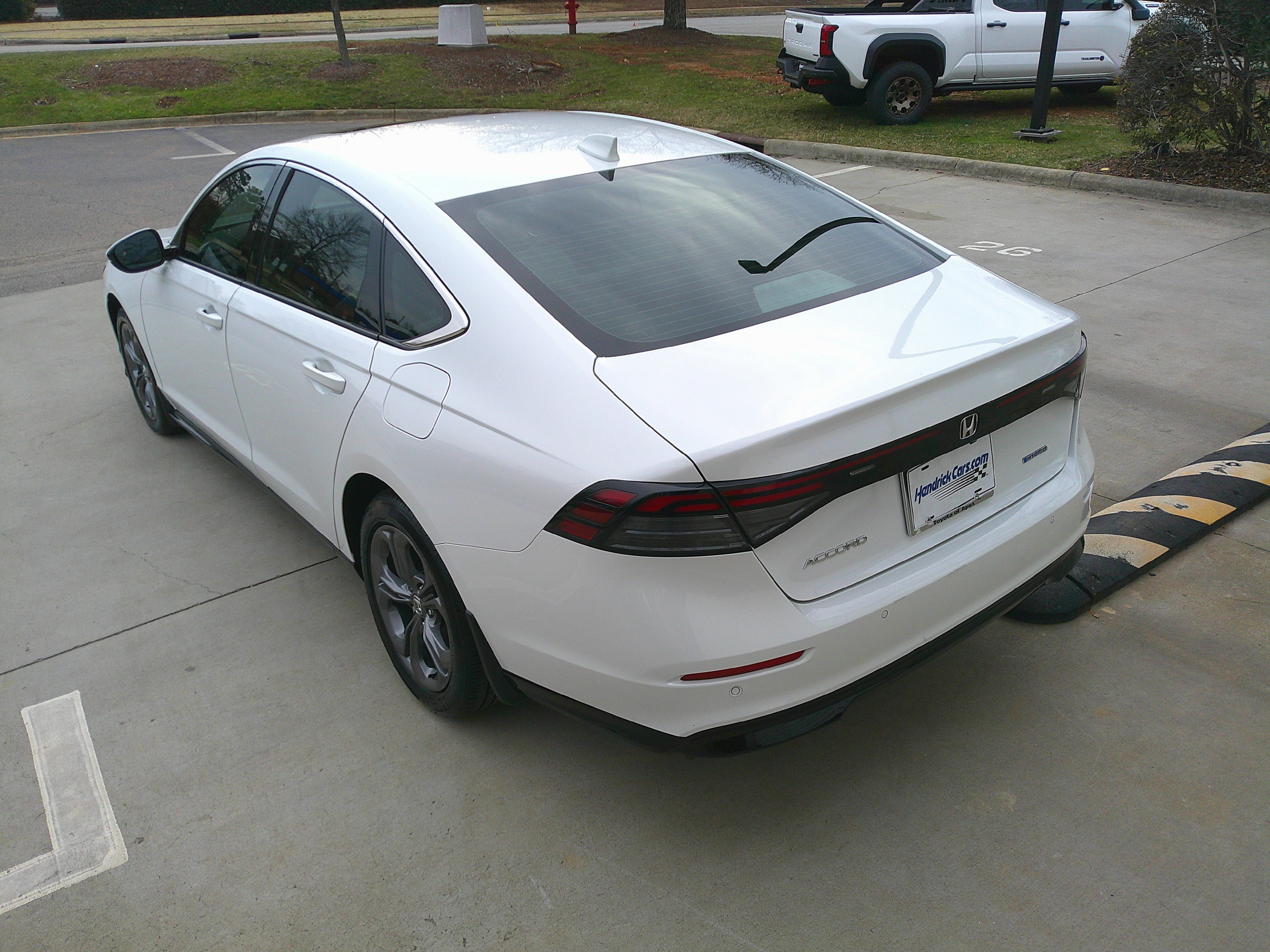 Used 2023 Honda Accord EX-L image 9