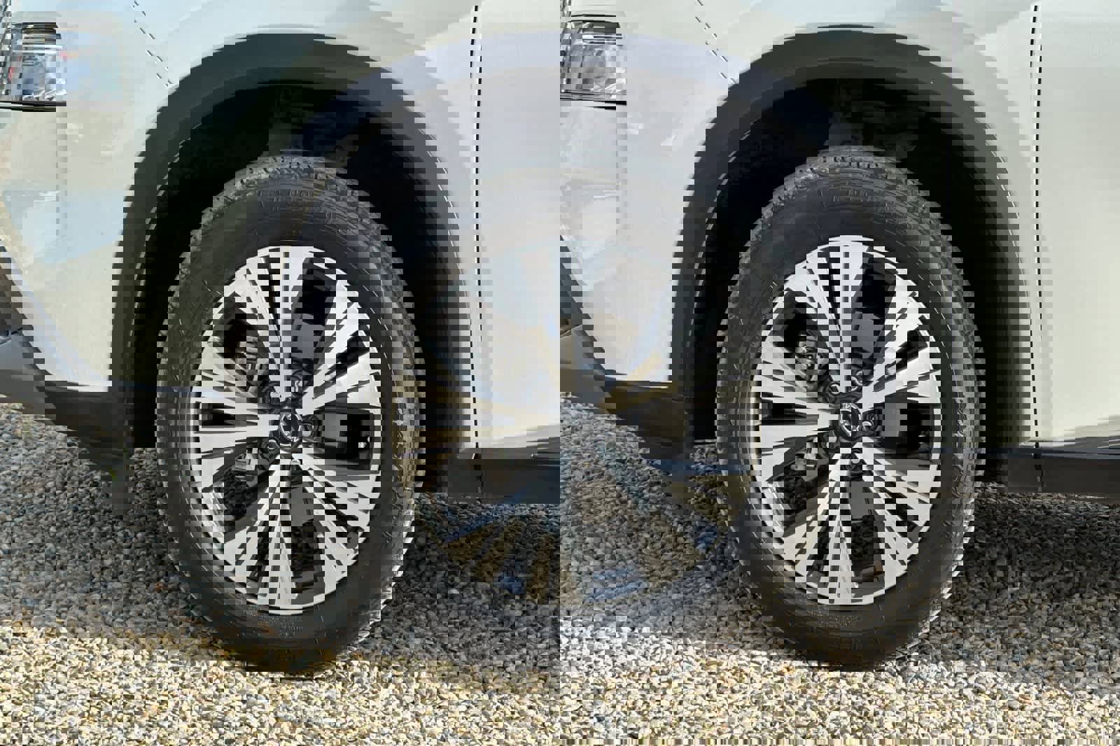 Used 2023 Nissan Rogue SV image 27