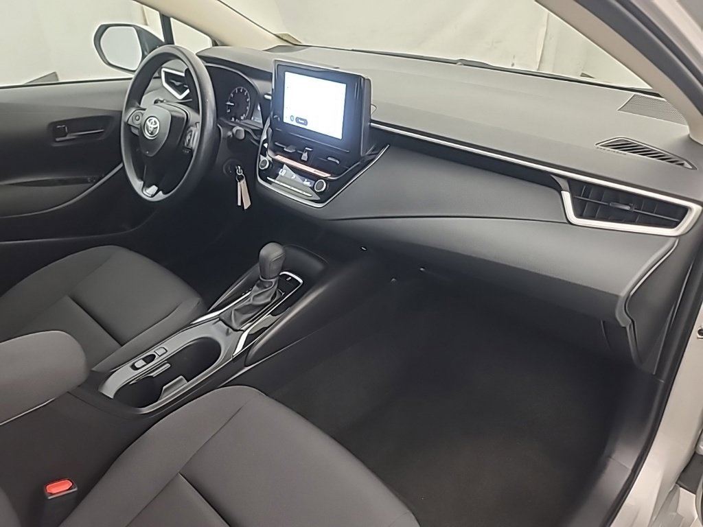 Used 2025 Toyota Corolla LE FWD image 15