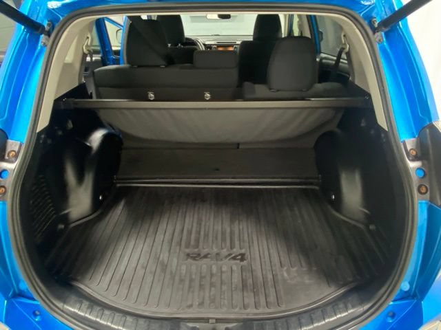 Used 2018 Toyota RAV4 XLE w/ Convenience Package AWD/4WD image 8