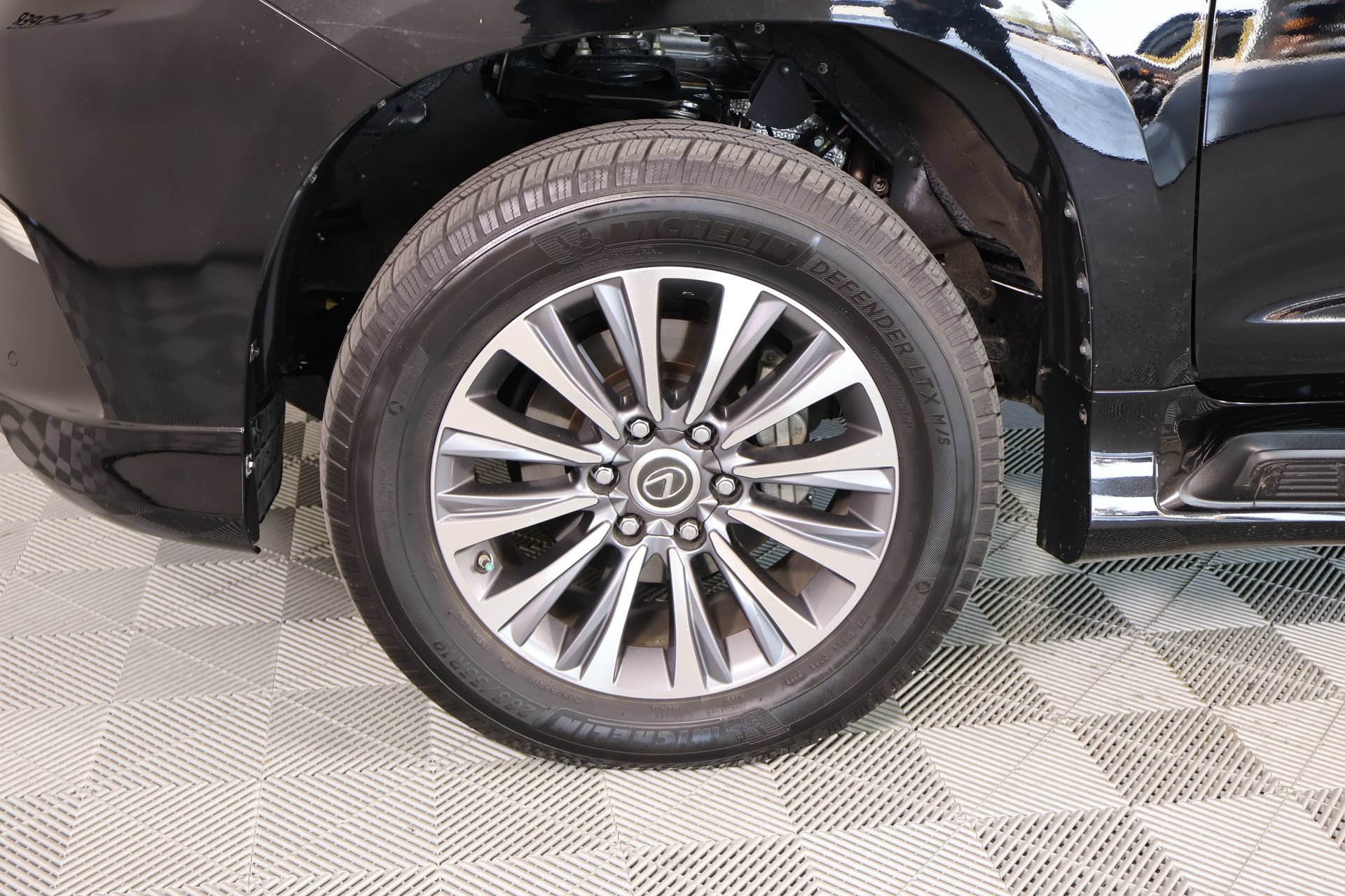 Used 2021 Lexus GX 460 Luxury w/ Accessory Package AWD/4WD image 19