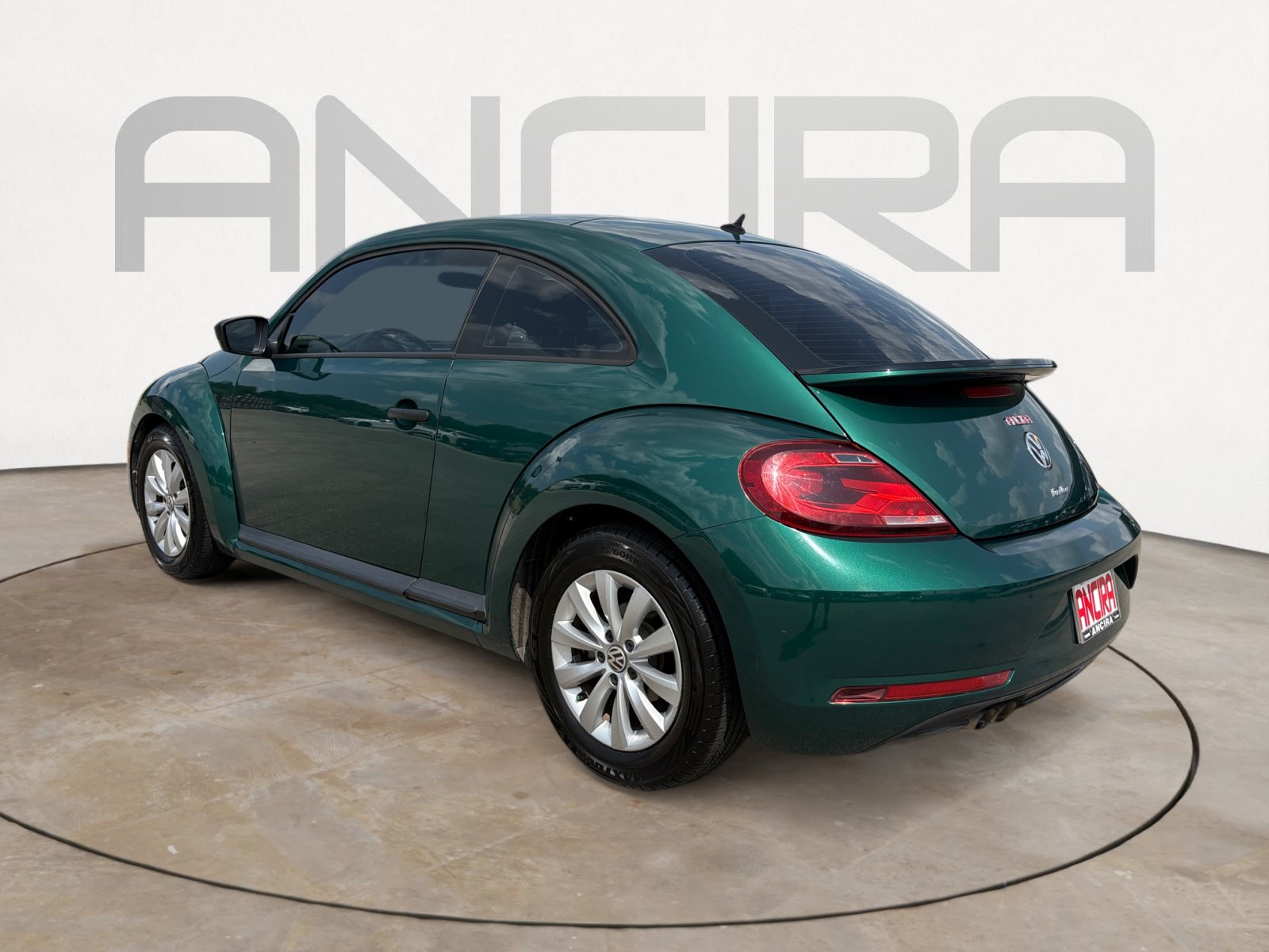 Used 2018 Volkswagen Beetle 2.0T S FWD image 9