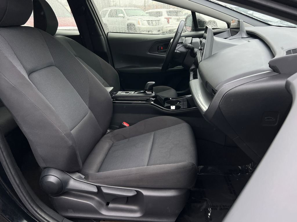Used 2024 Toyota Prius LE image 10