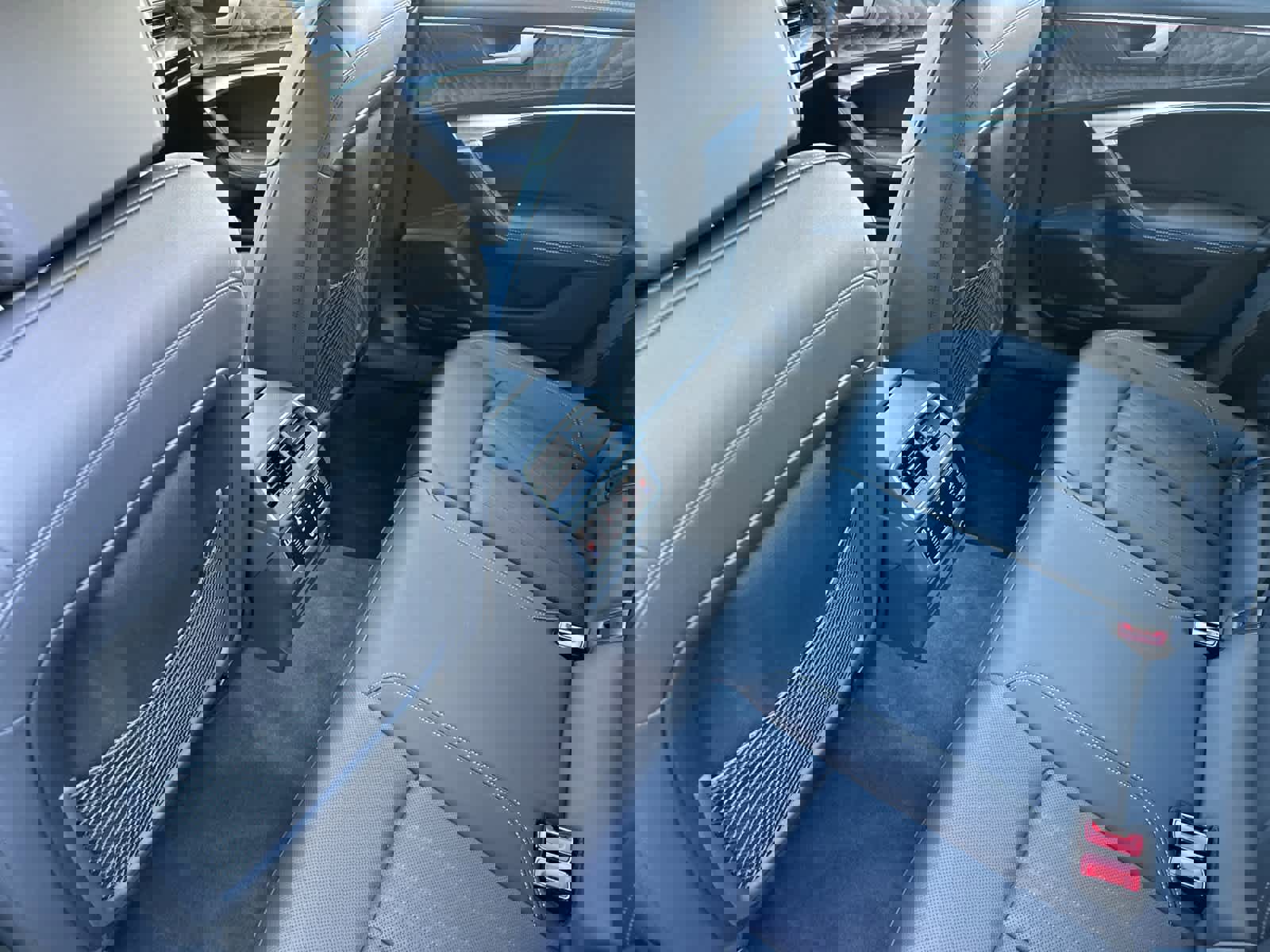 Used 2025 Audi A6 Premium Plus w/ Premium Plus Package image 4