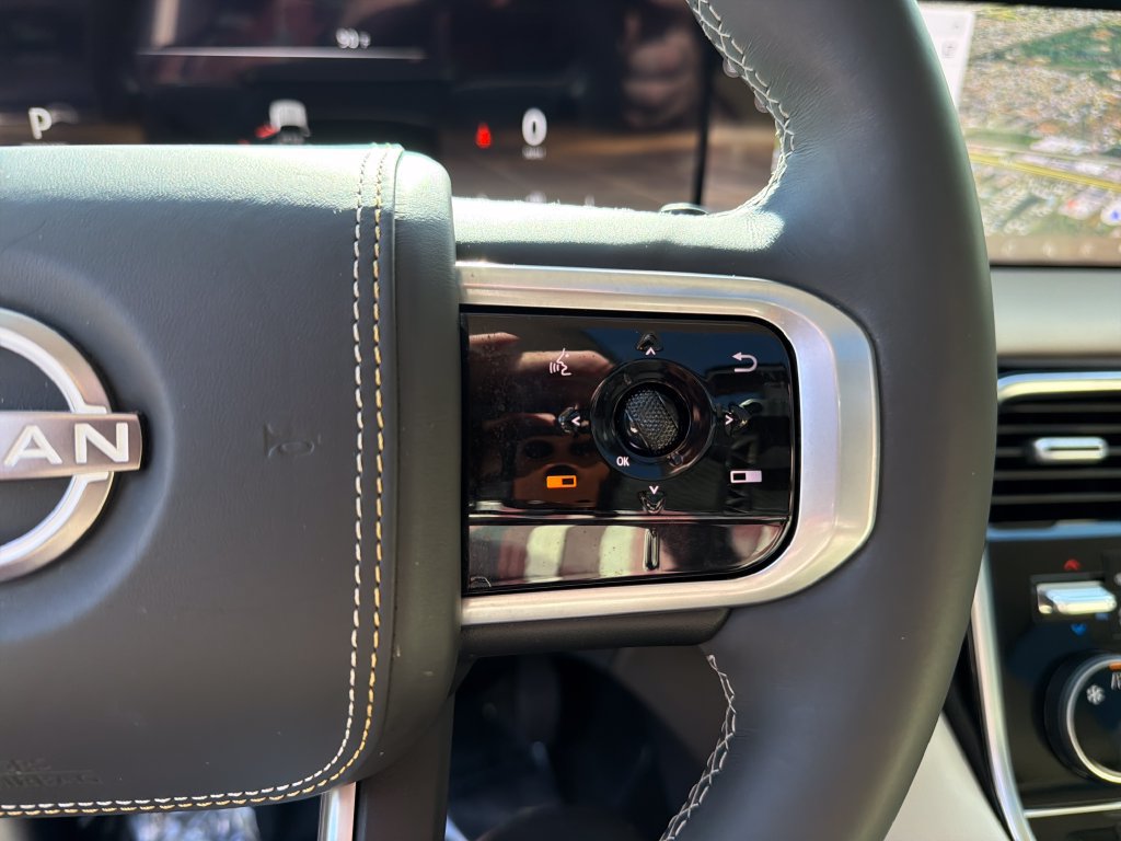 Used 2025 Nissan Armada Platinum Reserve RWD image 23