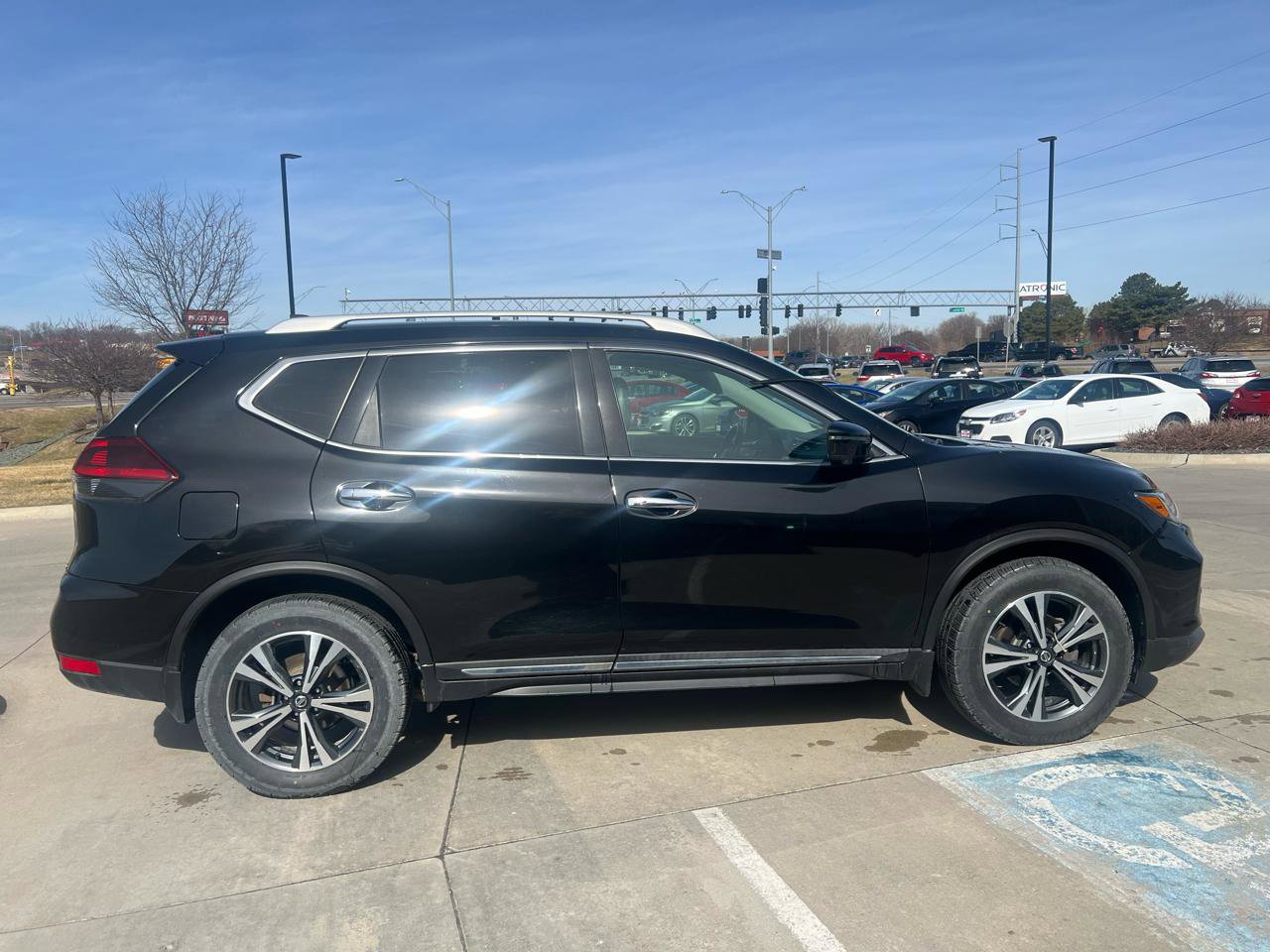 Used 2018 Nissan Rogue SL image 5