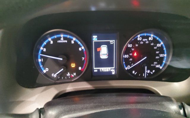 Used 2018 Toyota RAV4 LE image 30