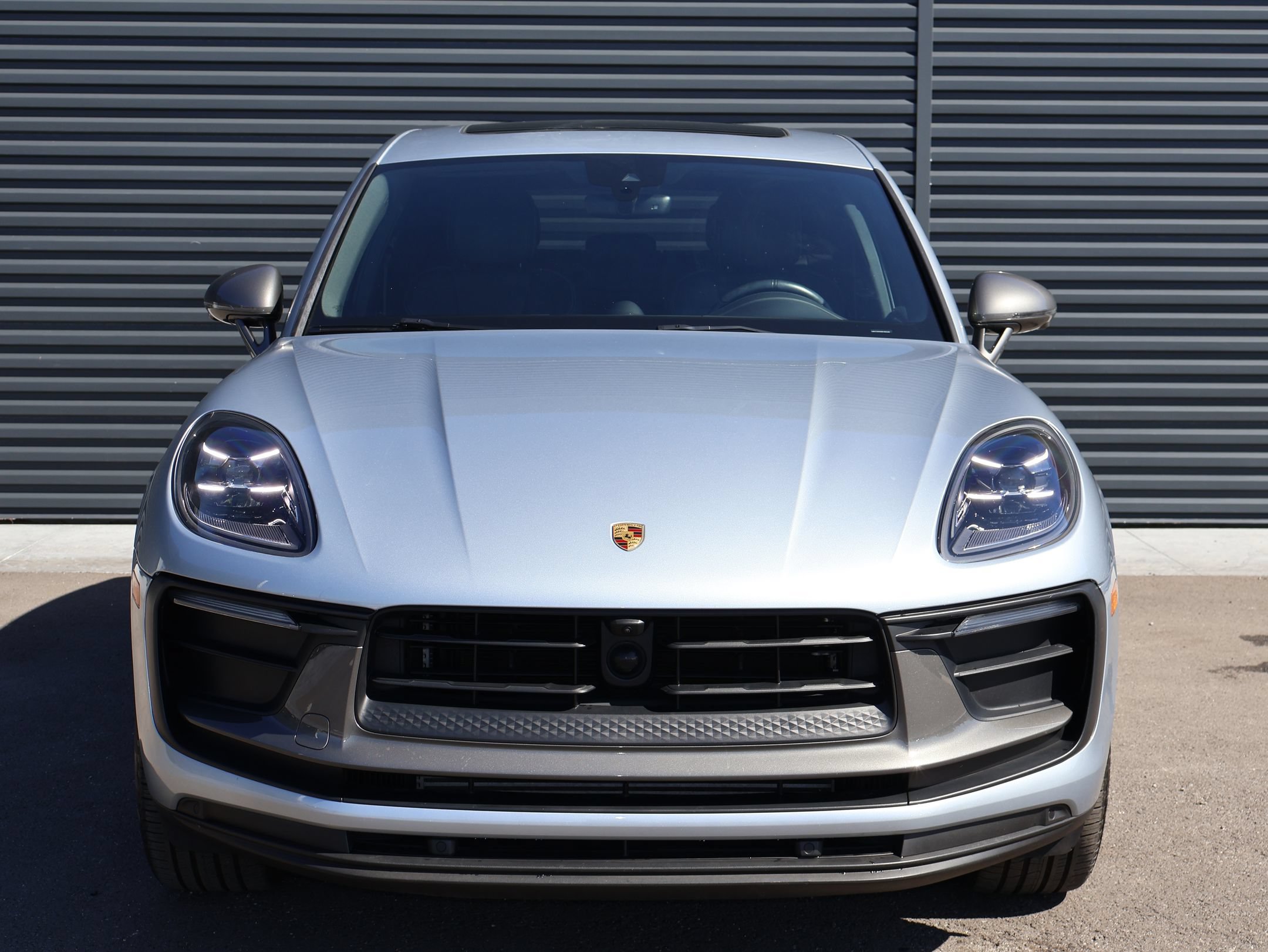 Certified 2024 Porsche Macan Turbo AWD/4WD image 7