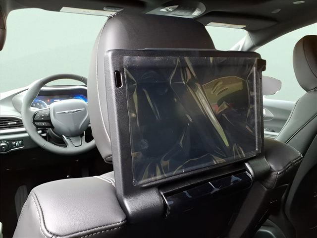 New 2026 Chrysler Pacifica Select image 12